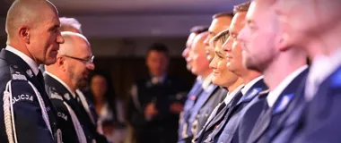 640 awansów i nowe ślubowanie. Policjanci odebrali wyróżnienia