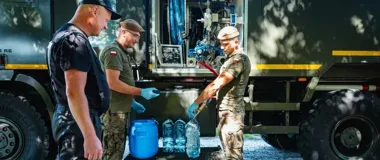 Woda z kranu nie nadaje się do picia. Pomoc trafia do dwóch gmin