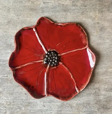 Glina, kolor i świeży start - ta wystawa w Pracowni Ceramiki przyciąga od razu