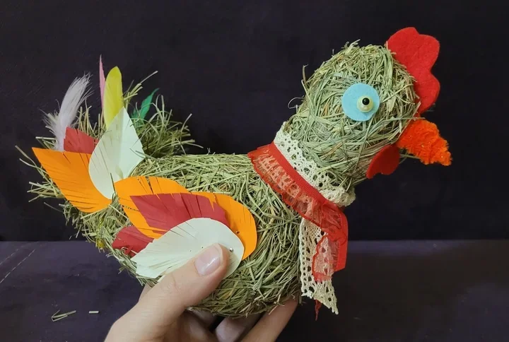 Kogucik ze słomy na Wielkanoc - warsztaty, które pachną tradycją