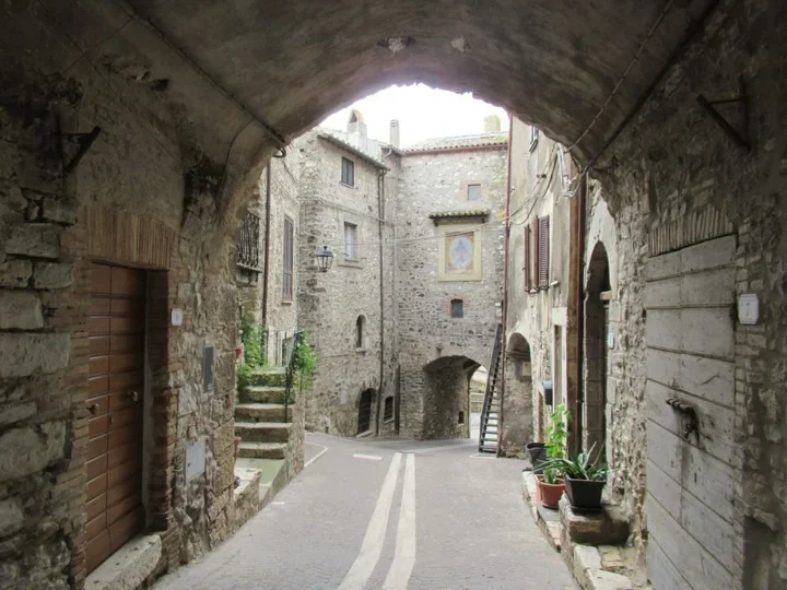 Umbryjskie miasteczka wchodzą na scenę UTW i kuszą ciszą