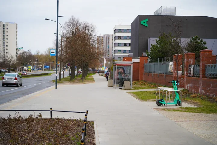 Na Gandhi zniknęły kałuże, a chodnik dostał nowe płyty