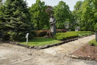 Skwer przy Daszyńskiego dostanie nowe chodniki i drogę dla rowerów