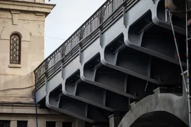 Remont Mostu Poniatowskiego wchodzi w kolejny etap. Zmiany dla pieszych i kierowców